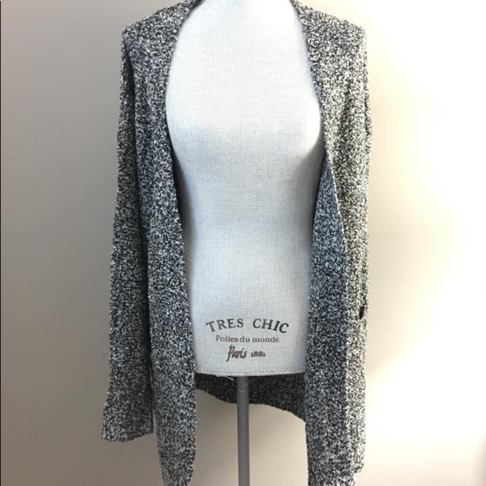 Long cardigan.